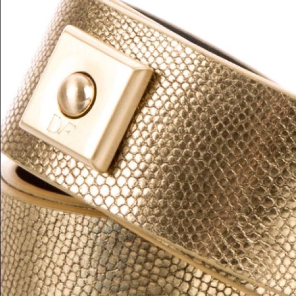 SOLD 🛍 DIANE VON FURSTENBERG Embossed Waist Belt - Picture 7 of 7
